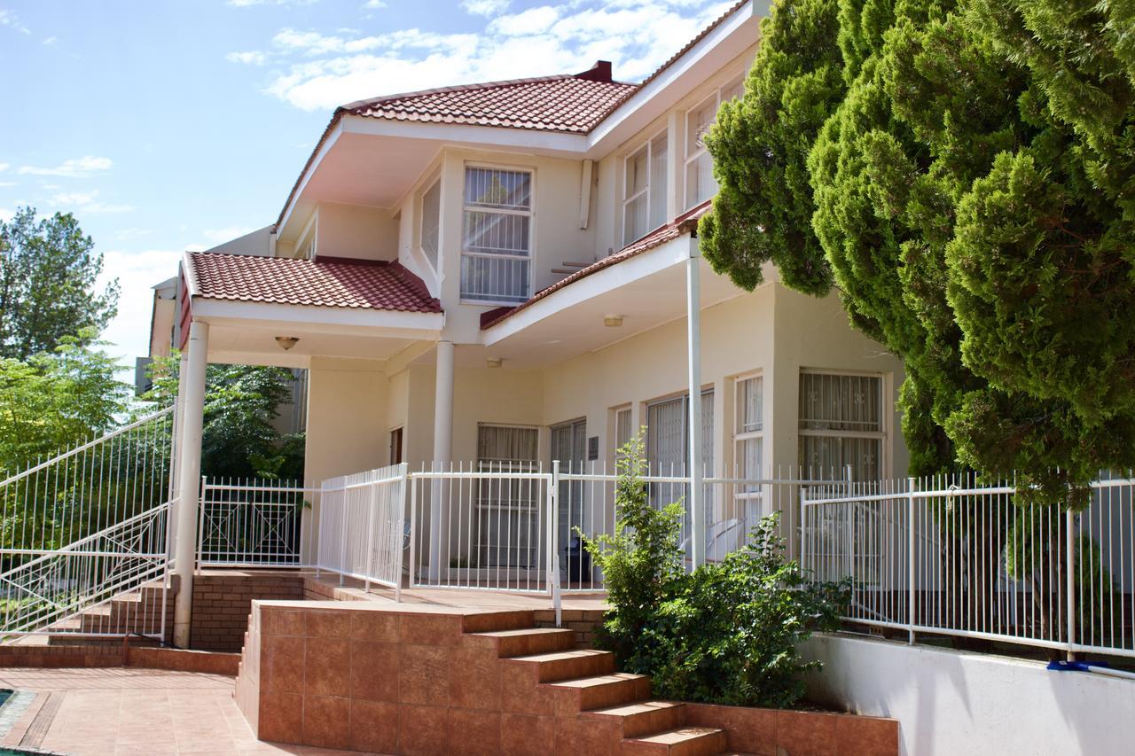 Pentagon Guesthouse Bloemfontein Exterior foto